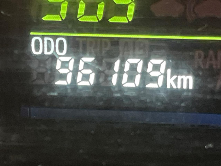 2014 Toyota Prius α DAA-ZVW41W (UW-6a30bf942c4db)[2]