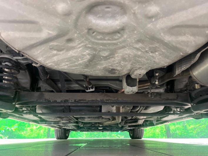 2015 Toyota Prius α DAA-ZVW41W (UW-6a30bf94d1ff6)[9]