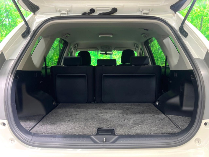 2015 Toyota Prius α DAA-ZVW41W (UW-6a30bf94d1ff6)[13]