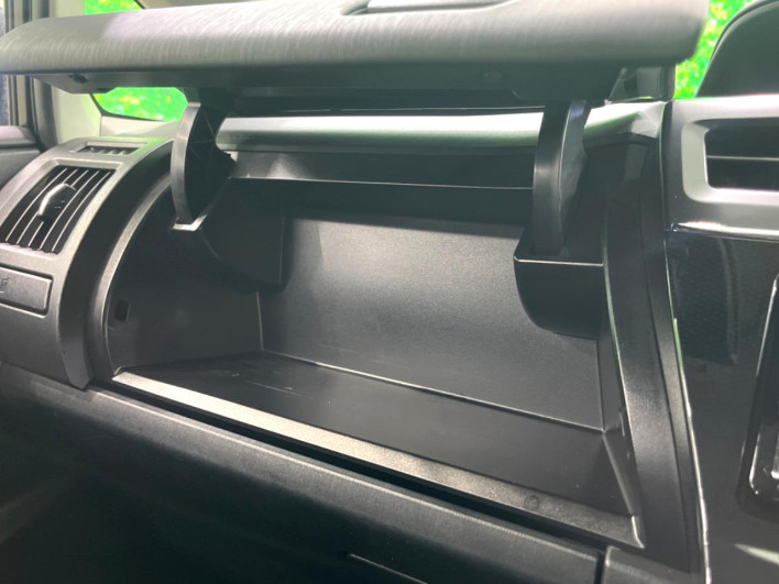 2015 Toyota Prius α DAA-ZVW41W (UW-6a30bf94d1ff6)[26]