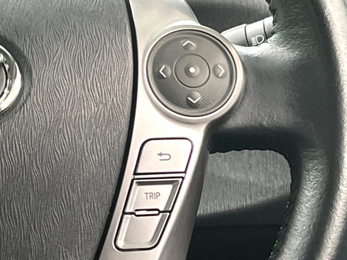 2015 Toyota Prius α DAA-ZVW41W (UW-6a30bf94d1ff6)[23]