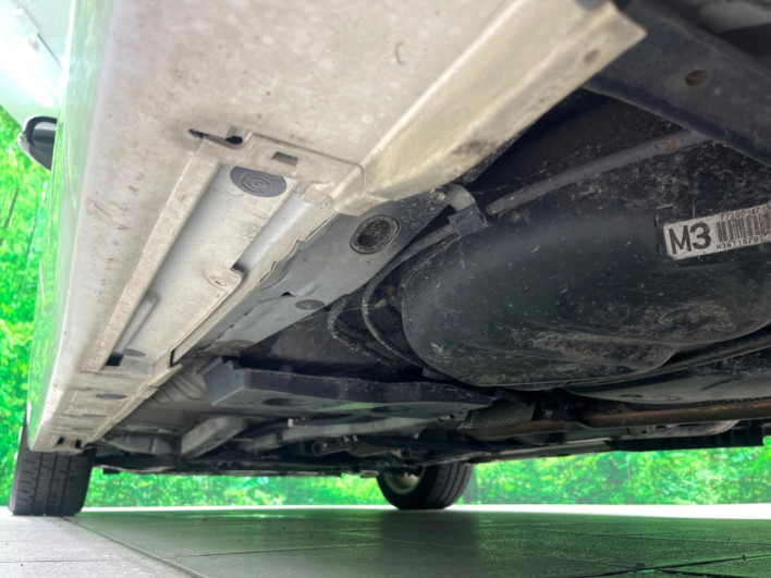 2015 Toyota Prius α DAA-ZVW41W (UW-6a30bf94d1ff6)[12]