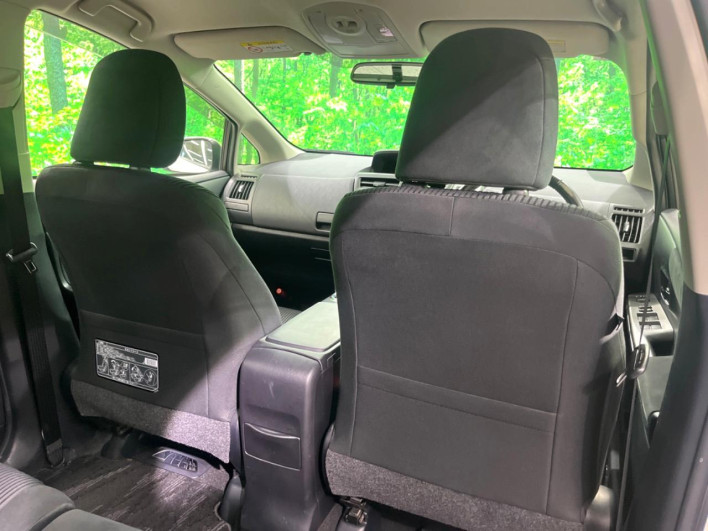 2015 Toyota Prius α DAA-ZVW41W (UW-6a30bf94d1ff6)[18]