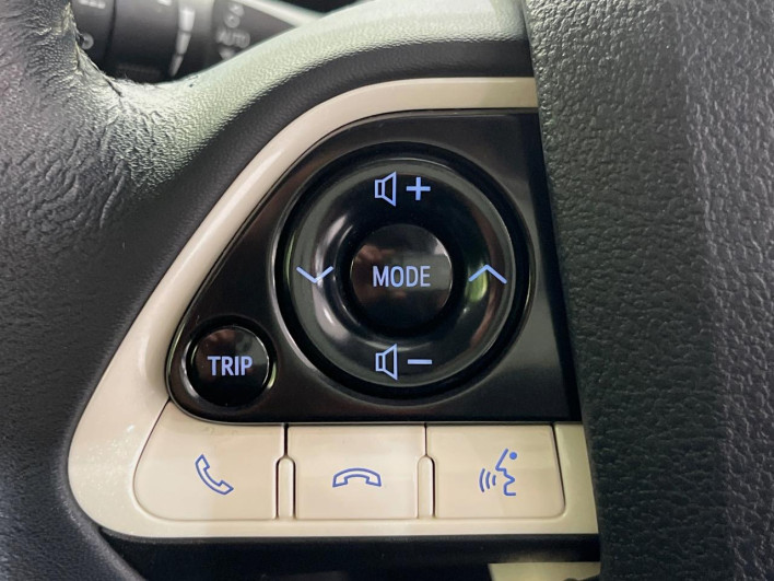 2017 Toyota Prius DAA-ZVW50 (UW-6a30bf963040c)[29]