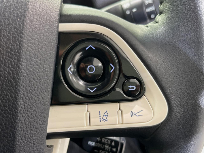 2017 Toyota Prius DAA-ZVW50 (UW-6a30bf963040c)[28]