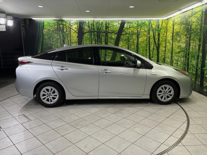 2017 Toyota Prius DAA-ZVW50 (UW-6a30bf963040c)[4]