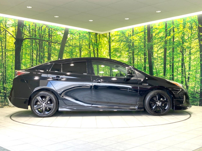 2017 Toyota Prius DAA-ZVW50 (UW-6a30bf96aa26d)[29]