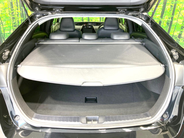 2017 Toyota Prius DAA-ZVW50 (UW-6a30bf96aa26d)[22]