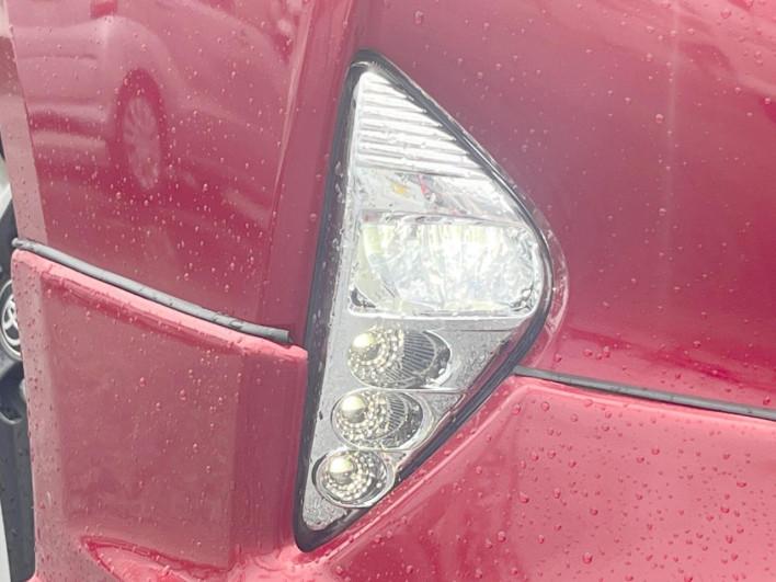 2016 Toyota Prius DAA-ZVW50 (UW-6a30bf9754660)[21]