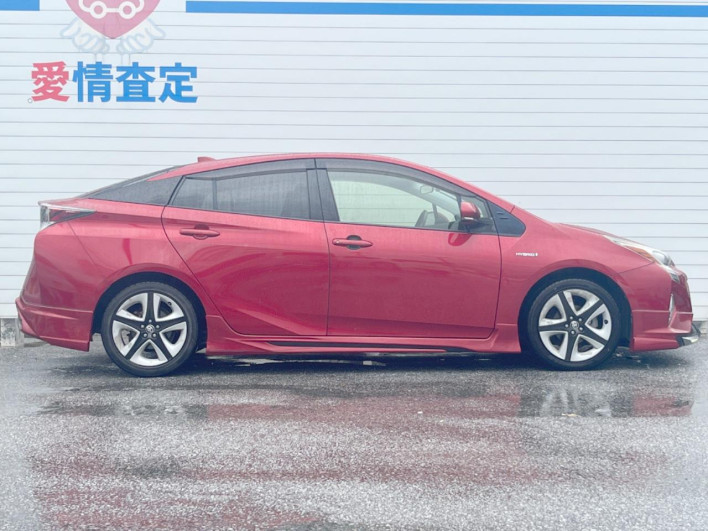 2016 Toyota Prius DAA-ZVW50 (UW-6a30bf9754660)[14]