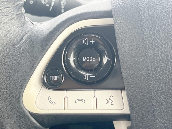 2016 Toyota Prius DAA-ZVW50 (UW-6a30bf9754660)[8]