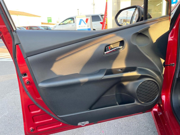 2017 Toyota Prius DAA-ZVW51 (UW-6a30bf9b92036)[27]
