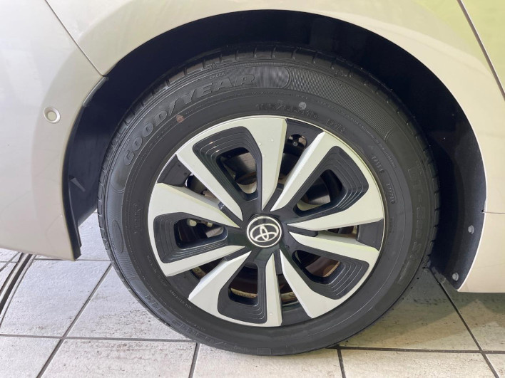 2018 Toyota Prius PHV DLA-ZVW52 (UW-6a30bf9c81e71)[23]