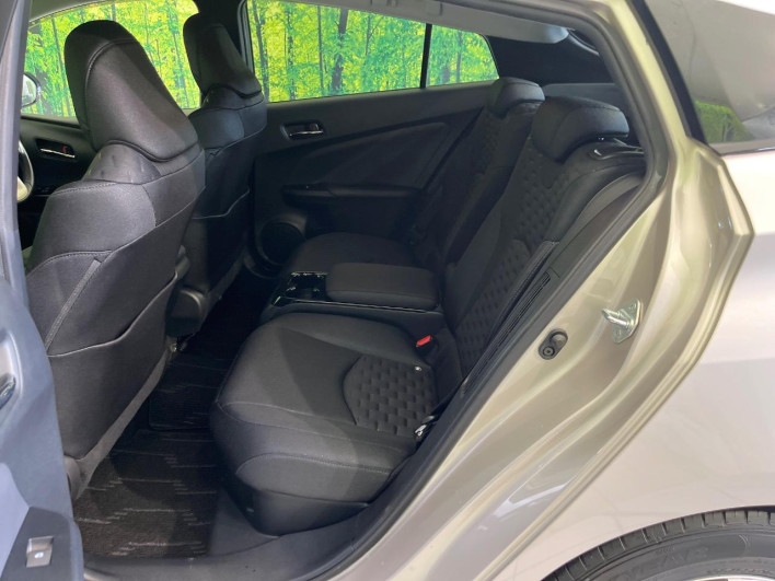2018 Toyota Prius PHV DLA-ZVW52 (UW-6a30bf9c81e71)[9]