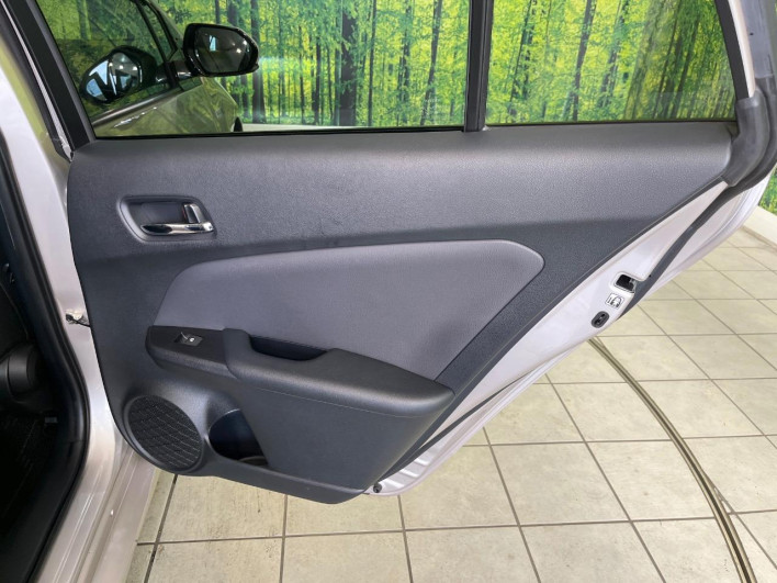 2018 Toyota Prius PHV DLA-ZVW52 (UW-6a30bf9c81e71)[25]