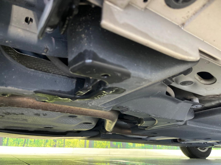 2018 Toyota Prius PHV DLA-ZVW52 (UW-6a30bf9c81e71)[29]