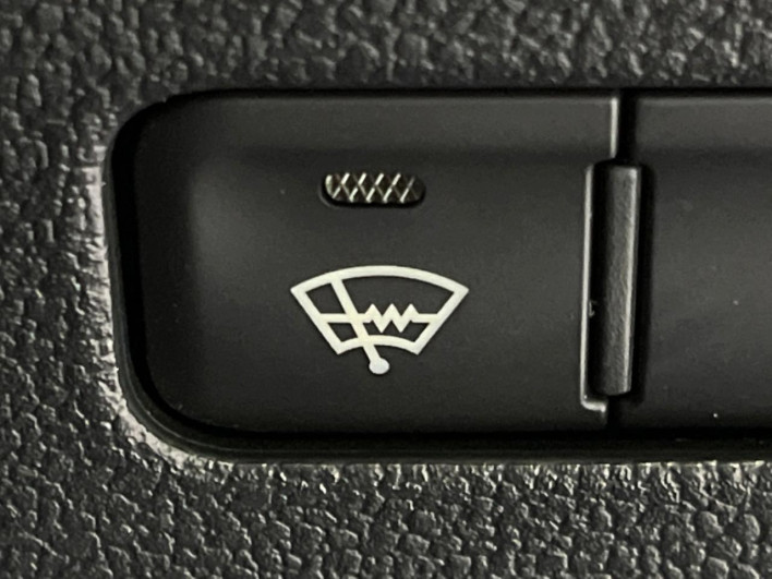 2017 Toyota Prius DAA-ZVW55 (UW-6a30bf9d28e5e)[28]