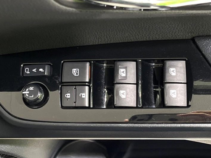 2017 Toyota Prius DAA-ZVW55 (UW-6a30bf9d28e5e)[11]