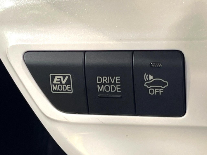 2017 Toyota Prius DAA-ZVW55 (UW-6a30bf9d28e5e)[17]
