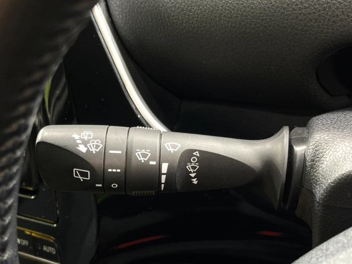 2017 Toyota Prius DAA-ZVW55 (UW-6a30bf9d28e5e)[23]