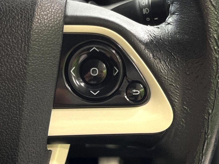 2017 Toyota Prius DAA-ZVW55 (UW-6a30bf9d28e5e)[22]