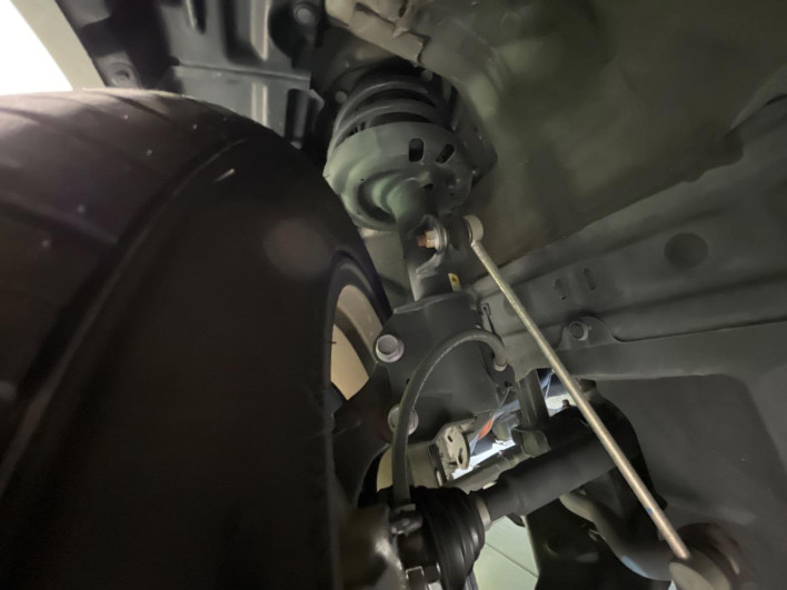2017 Toyota C-HR DAA-ZYX10 (UW-6a30bfaf9dda1)[8]