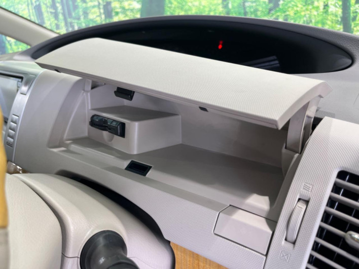 2006 Toyota Estima DBA-ACR50W (UW-6a320f5c19dce)[26]