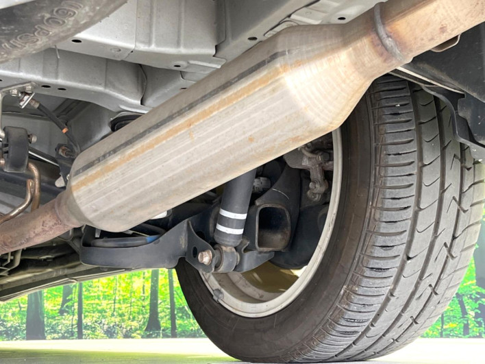 2012 Toyota Vellfire DBA-ANH20W (UW-6a320f73e16e9)[28]