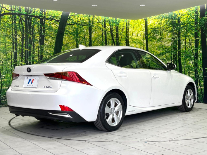 2017 Lexus IS DAA-AVE30 (UW-6a320f75cad6e)[20]