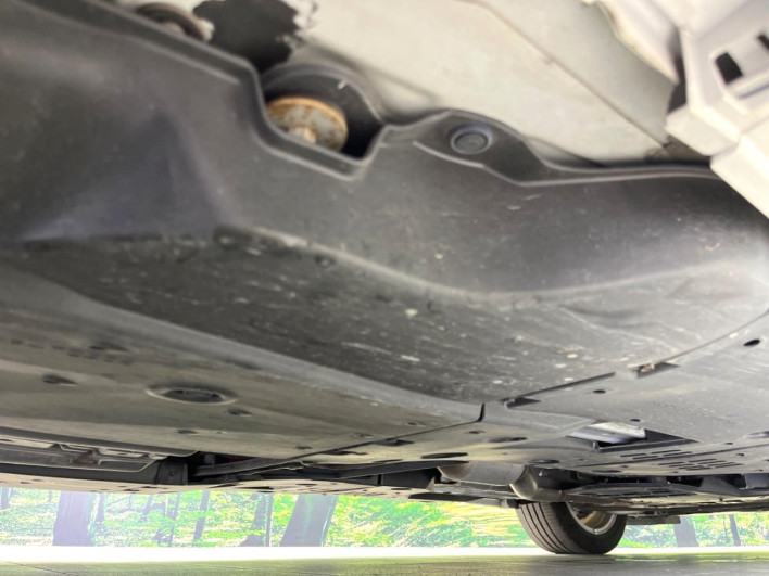 2017 Lexus IS DAA-AVE30 (UW-6a320f75cad6e)[27]