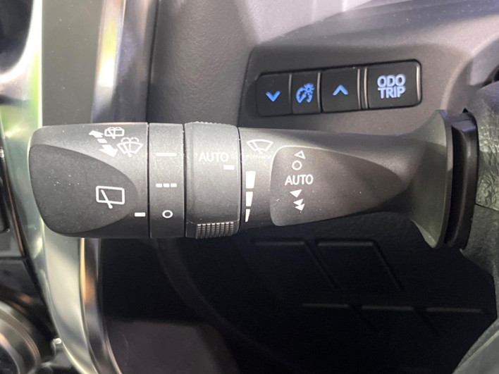 2021 Toyota Alphard Hybrid 6AA-AYH30W (UW-6a320f8887930)[20]
