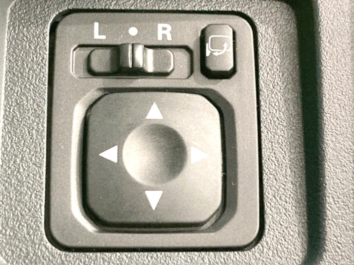 2013 Mitsubishi Delica D:5 DBA-CV5W (UW-6a320fb9f2b99)[15]