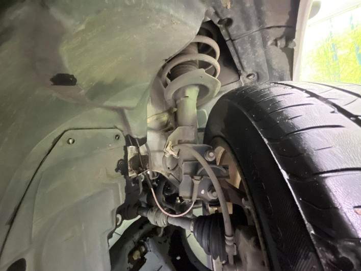 2011 Nissan Serena DBA-FC26 (UW-6a320fcbe505f)[16]