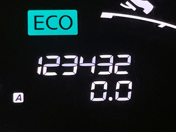 2011 Nissan Serena DBA-FC26 (UW-6a320fcbe505f)[2]