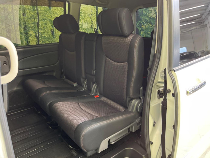 2011 Nissan Serena DBA-FC26 (UW-6a320fcbe505f)[28]