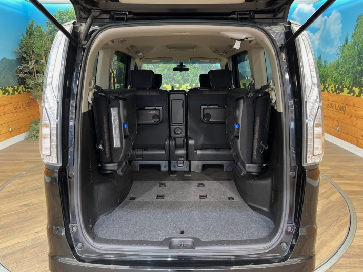 2014 Nissan Serena DBA-FNC26 (UW-6a320fd342a38)[4]