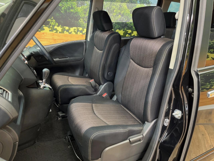 2014 Nissan Serena DBA-FNC26 (UW-6a320fd342a38)[25]