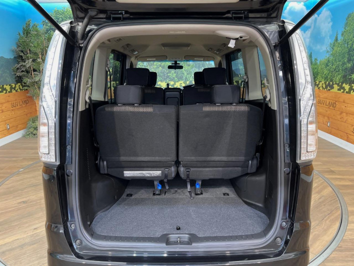 2014 Nissan Serena DBA-FNC26 (UW-6a320fd342a38)[7]