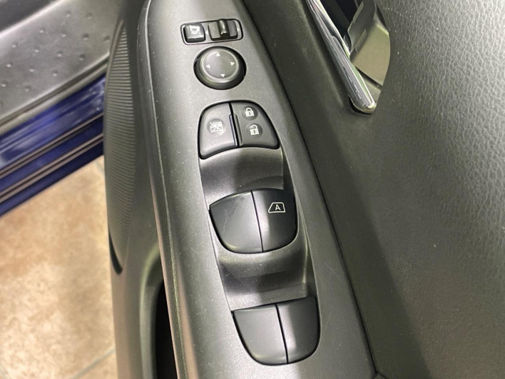 2017 Nissan Serena DAA-GFC27 (UW-6a320fe02a424)[13]