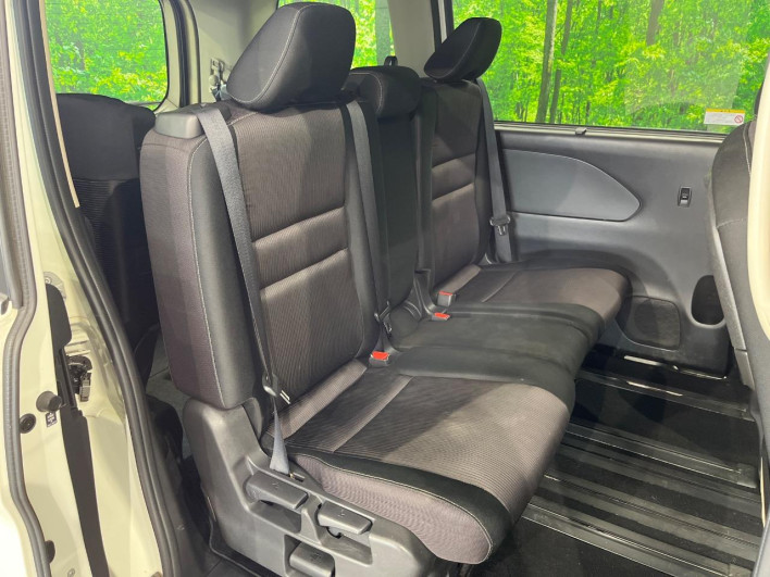 2017 Nissan Serena DAA-GFNC27 (UW-6a320fe8086be)[27]