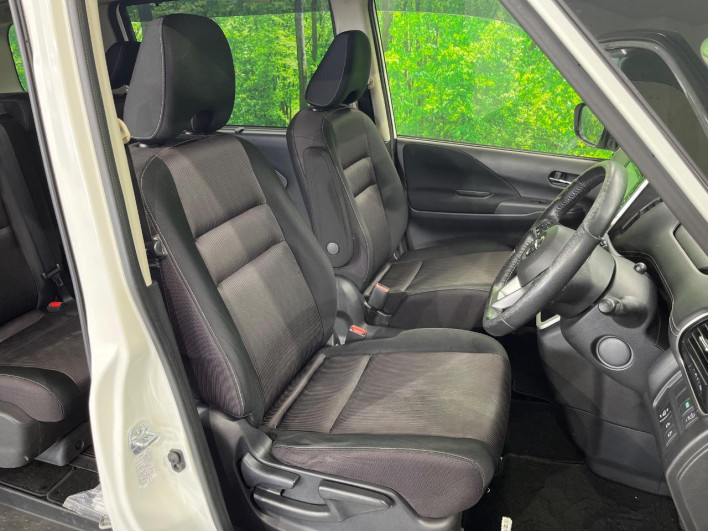 2017 Nissan Serena DAA-GFNC27 (UW-6a320fe8086be)[25]