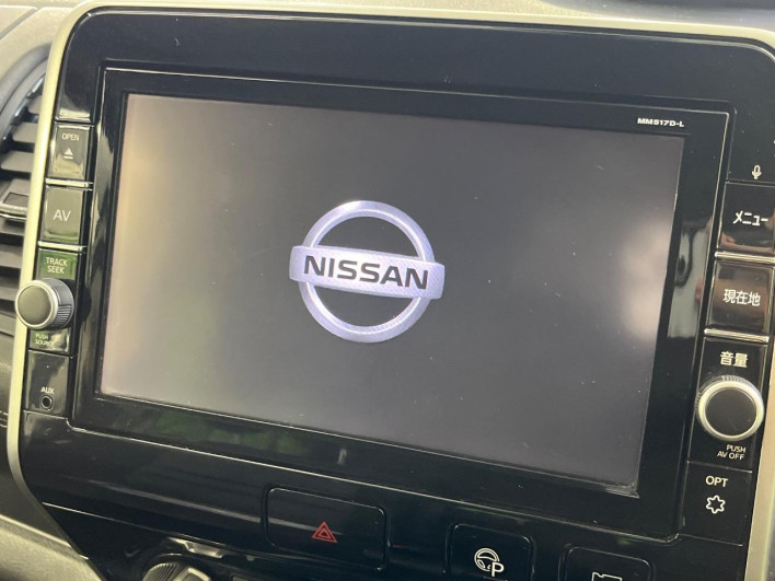 2017 Nissan Serena DAA-GFNC27 (UW-6a320fe8086be)[14]