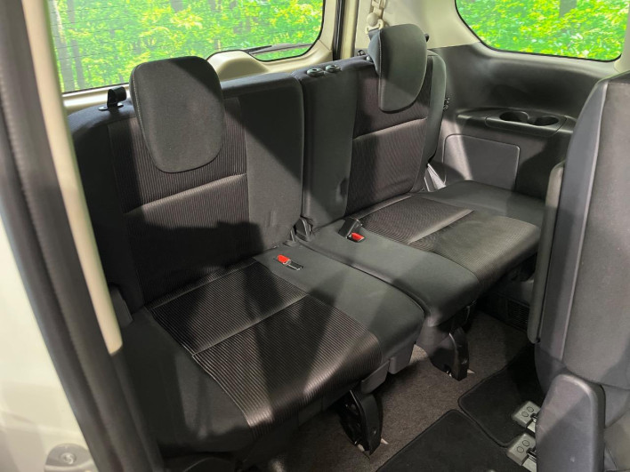 2017 Nissan Serena DAA-GFNC27 (UW-6a320fe8086be)[28]