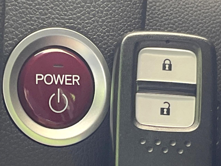 2014 Honda Fit Hybrid DAA-GP5 (UW-6a320fee6cc6b)[26]