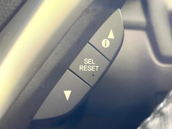 2014 Honda Fit Hybrid DAA-GP5 (UW-6a320fee6cc6b)[19]