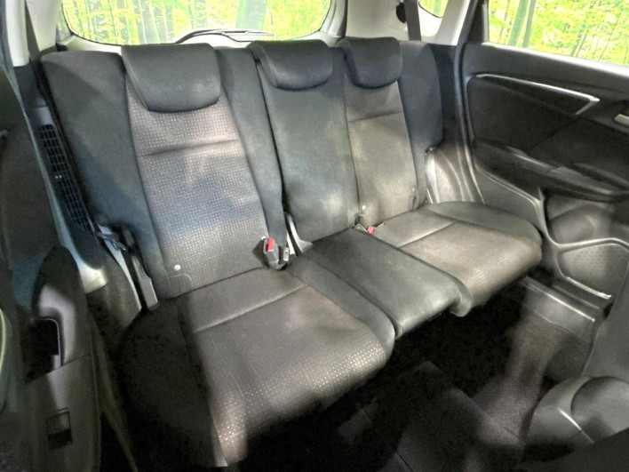 2014 Honda Fit Hybrid DAA-GP5 (UW-6a320fee7a752)[8]