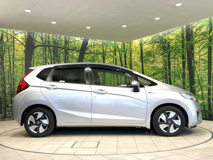 2014 Honda Fit Hybrid DAA-GP5 (UW-6a320fee7a752)[22]