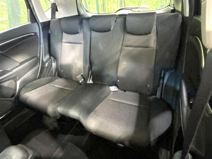 2014 Honda Fit Hybrid DAA-GP5 (UW-6a320fee7a752)[15]