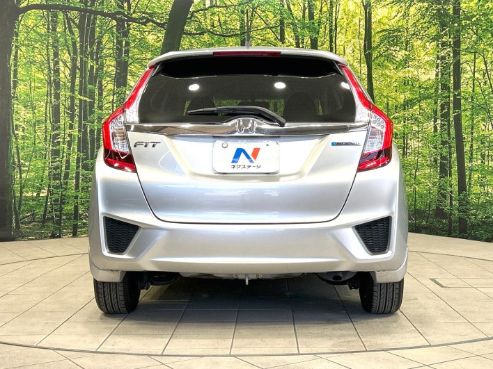 2014 Honda Fit Hybrid DAA-GP5 (UW-6a320fee7a752)[24]