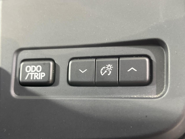2013 Toyota Crown DBA-GRS211 (UW-6a320ff49b7ff)[28]